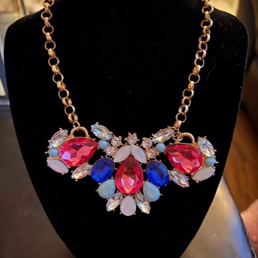 🌺 Beautiful & charming crystal necklace 🌺 - Picture 3 of 5